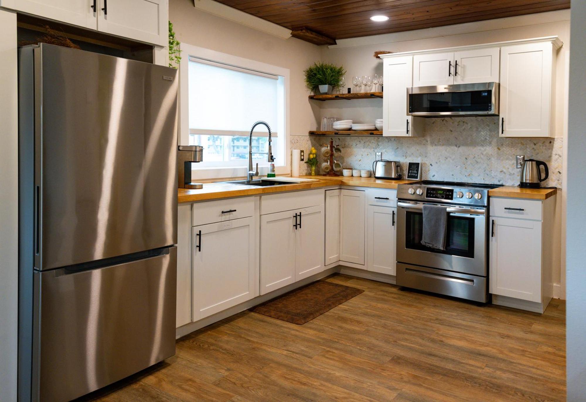 Shares View Luxury Apt Rockledge Exterior photo
